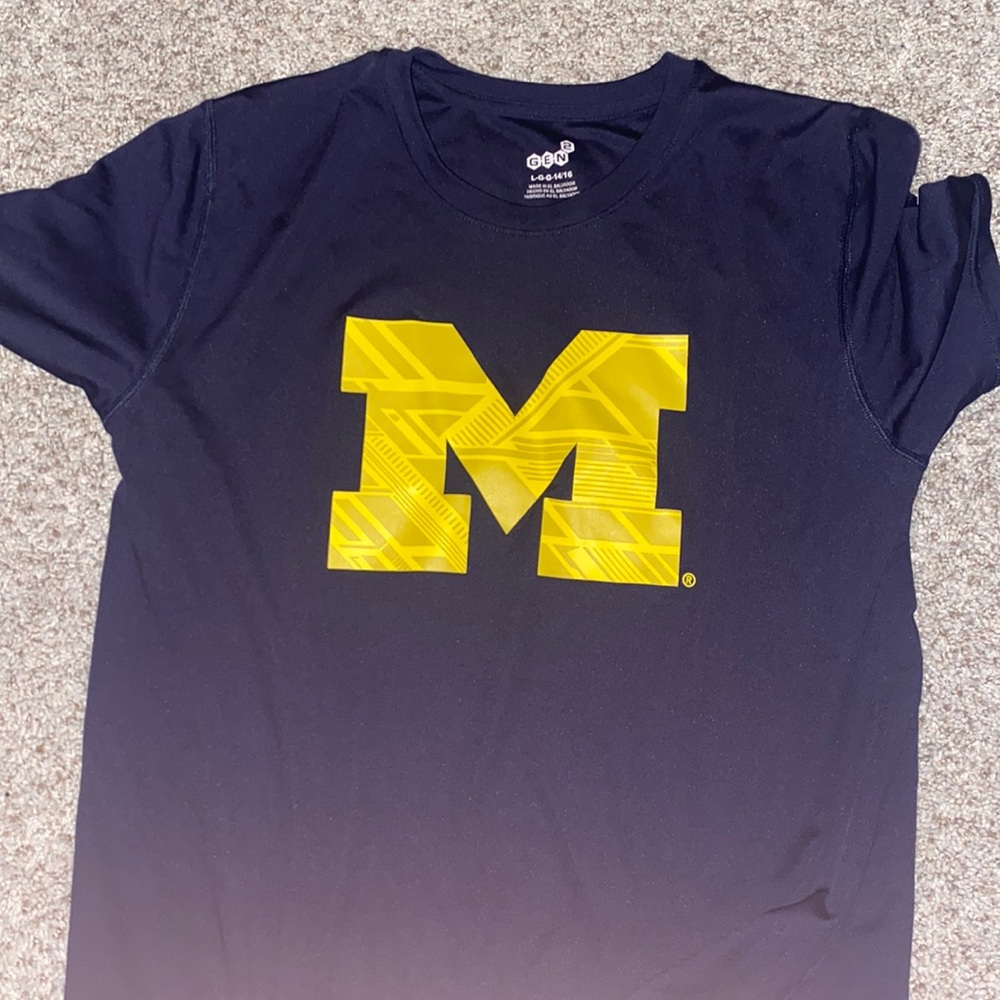 Boys large Michigan tee